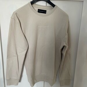 Abercrombie & Fitch cream crewneck baggy Mens sweater SMALL NWOT new never worn